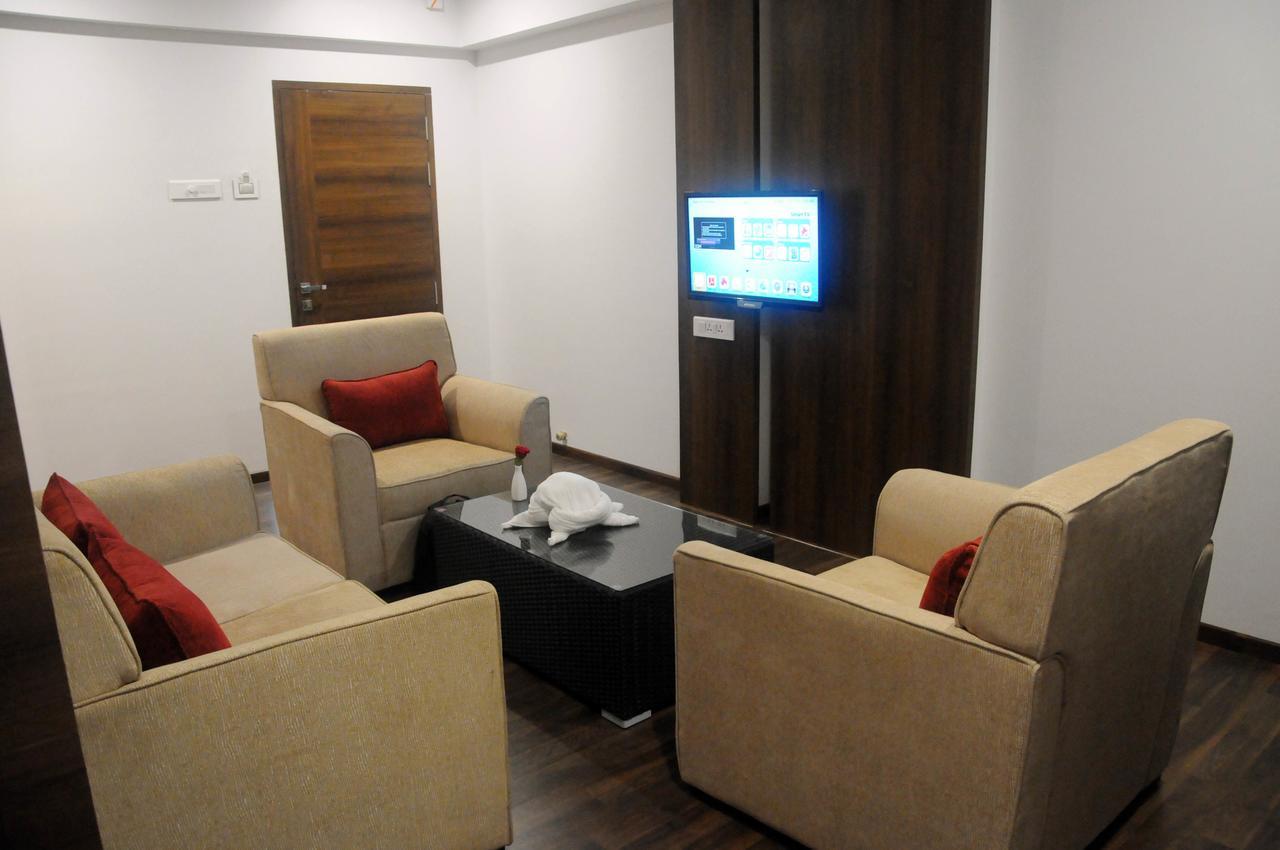 Hotel 3 Leaves Kolhapur Eksteriør bilde