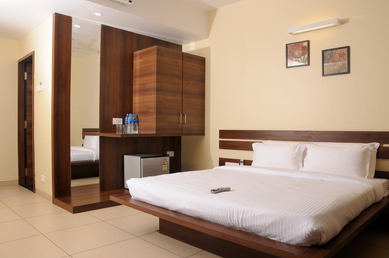 Hotel 3 Leaves Kolhapur Eksteriør bilde